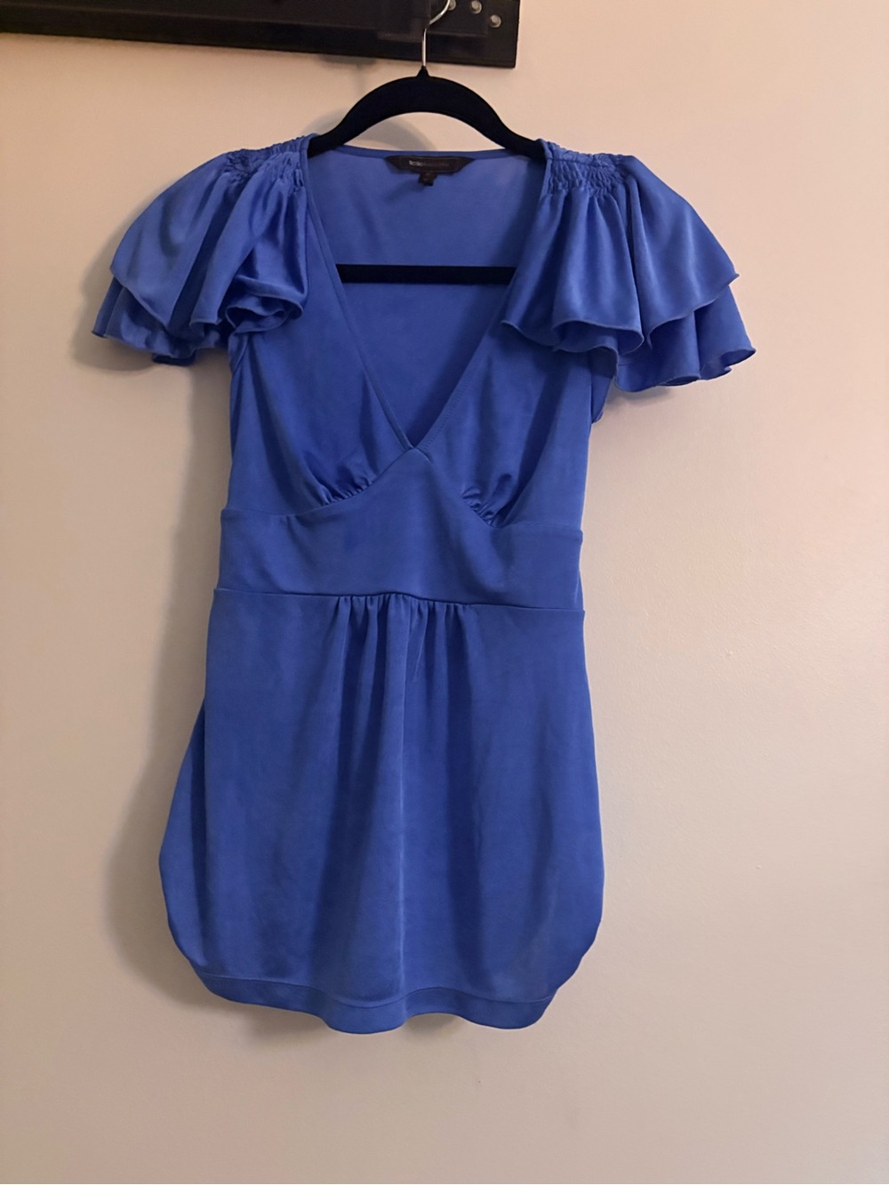 BCBGMaxAzria Blue V-Neck Flutter Sleeve Top